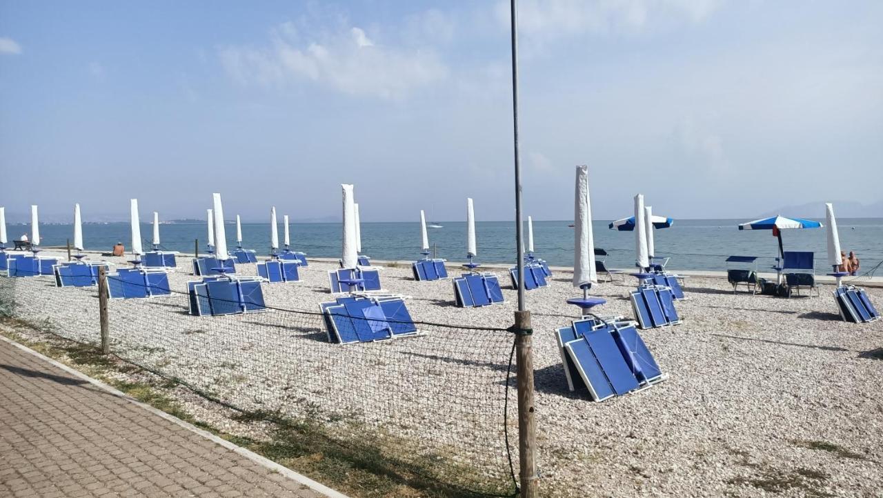 Residence Pool Peschiera Del Garda Exterior foto